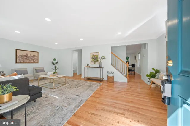 $760,000 | 9329 Bentridge Avenue, Potomac, MD 20854