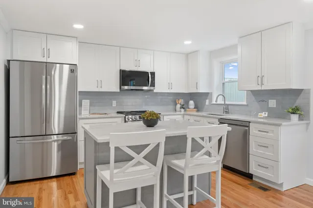 $760,000 | 9329 Bentridge Avenue, Potomac, MD 20854