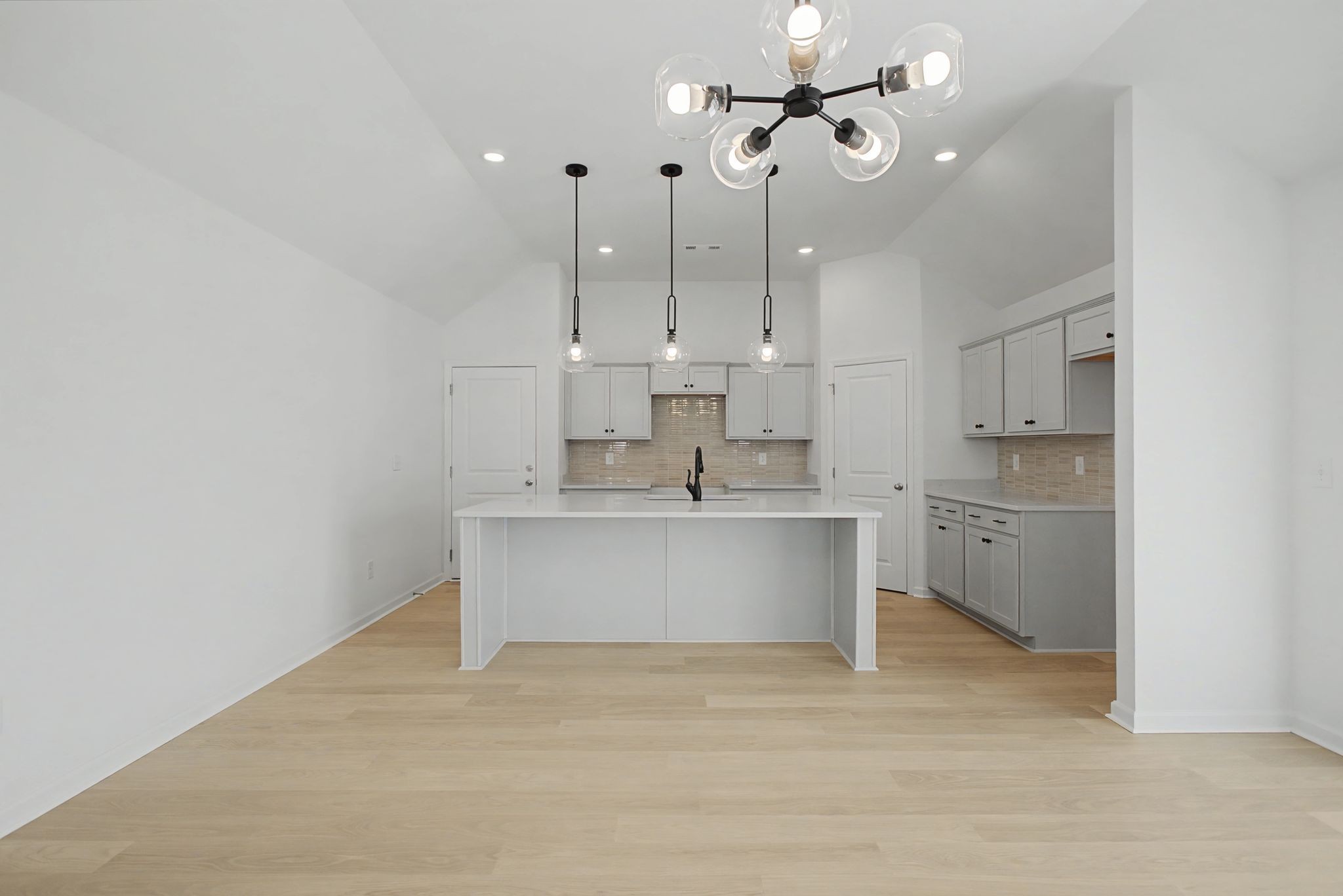 614 Brookside Drive Mount Pleasant, TN 38474 - Photo 16 of 41 a view of a kitchen with electric appliances