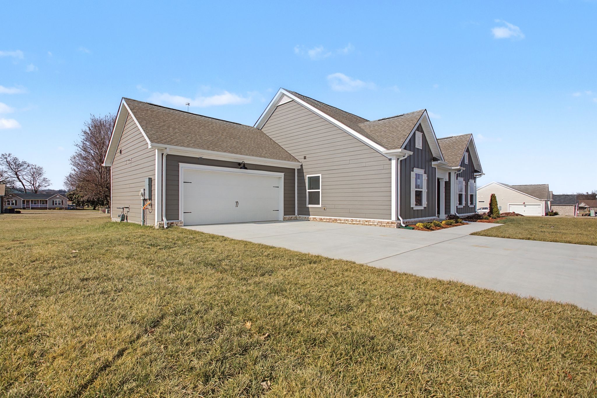 614 Brookside Drive Mount Pleasant, TN 38474 - Photo 3 of 41 a view of garage and yard