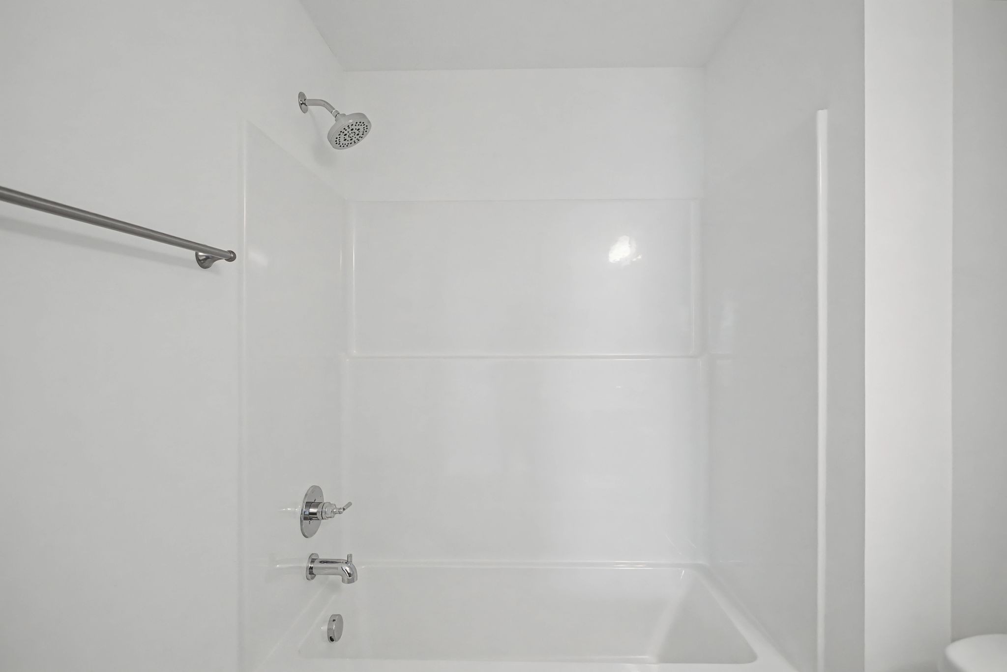 614 Brookside Drive Mount Pleasant, TN 38474 - Photo 35 of 41 a close up of a bathtub