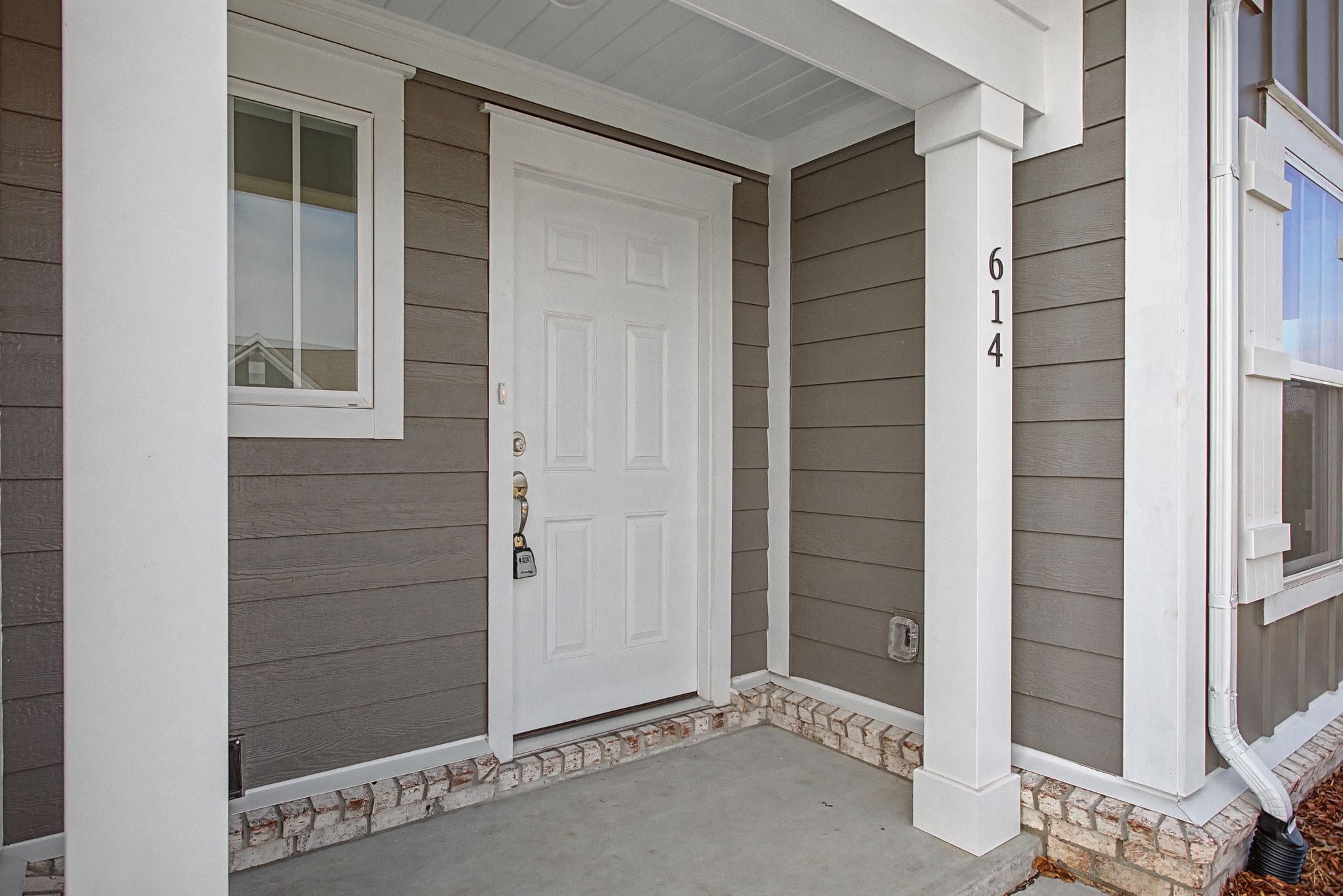 614 Brookside Drive Mount Pleasant, TN 38474 - Photo 6 of 41 a view of front door