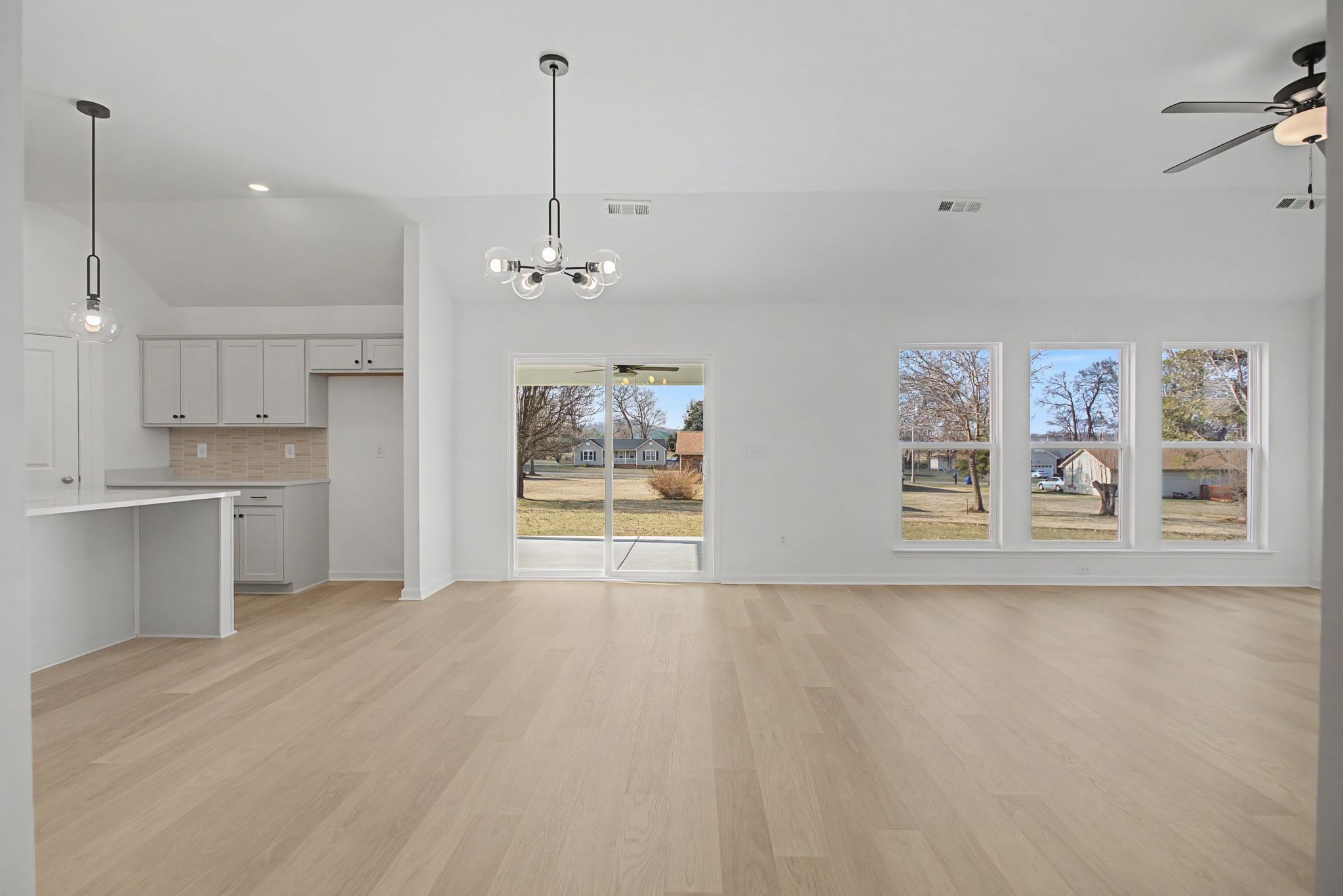 614 Brookside Drive Mount Pleasant, TN 38474 - Photo 10 of 41 a view of a kitchen with microwave and cabinets