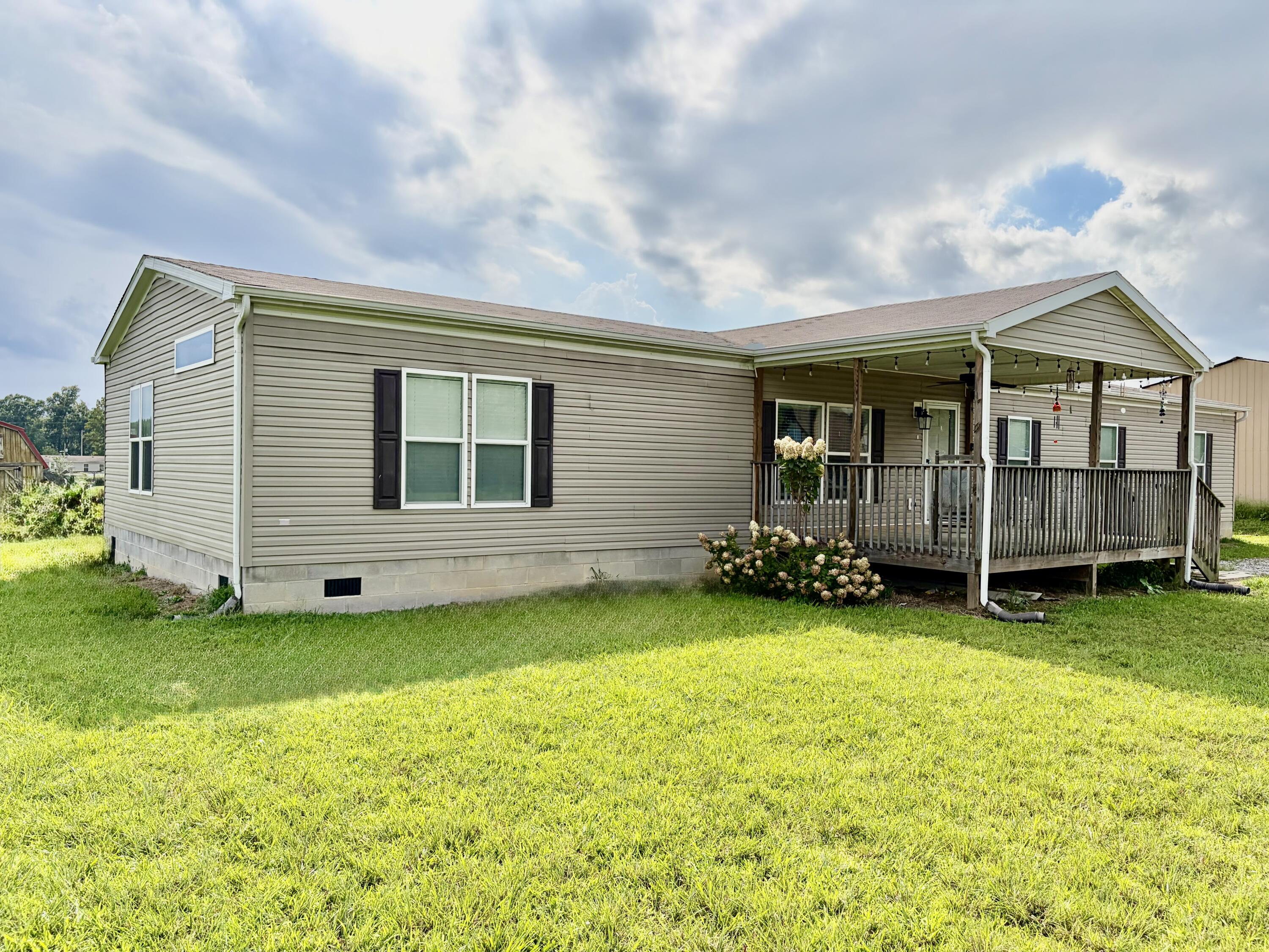 935 Stoney Fork Road Corbin, KY 40701 - Photo 4 of 53 IMG_3933
