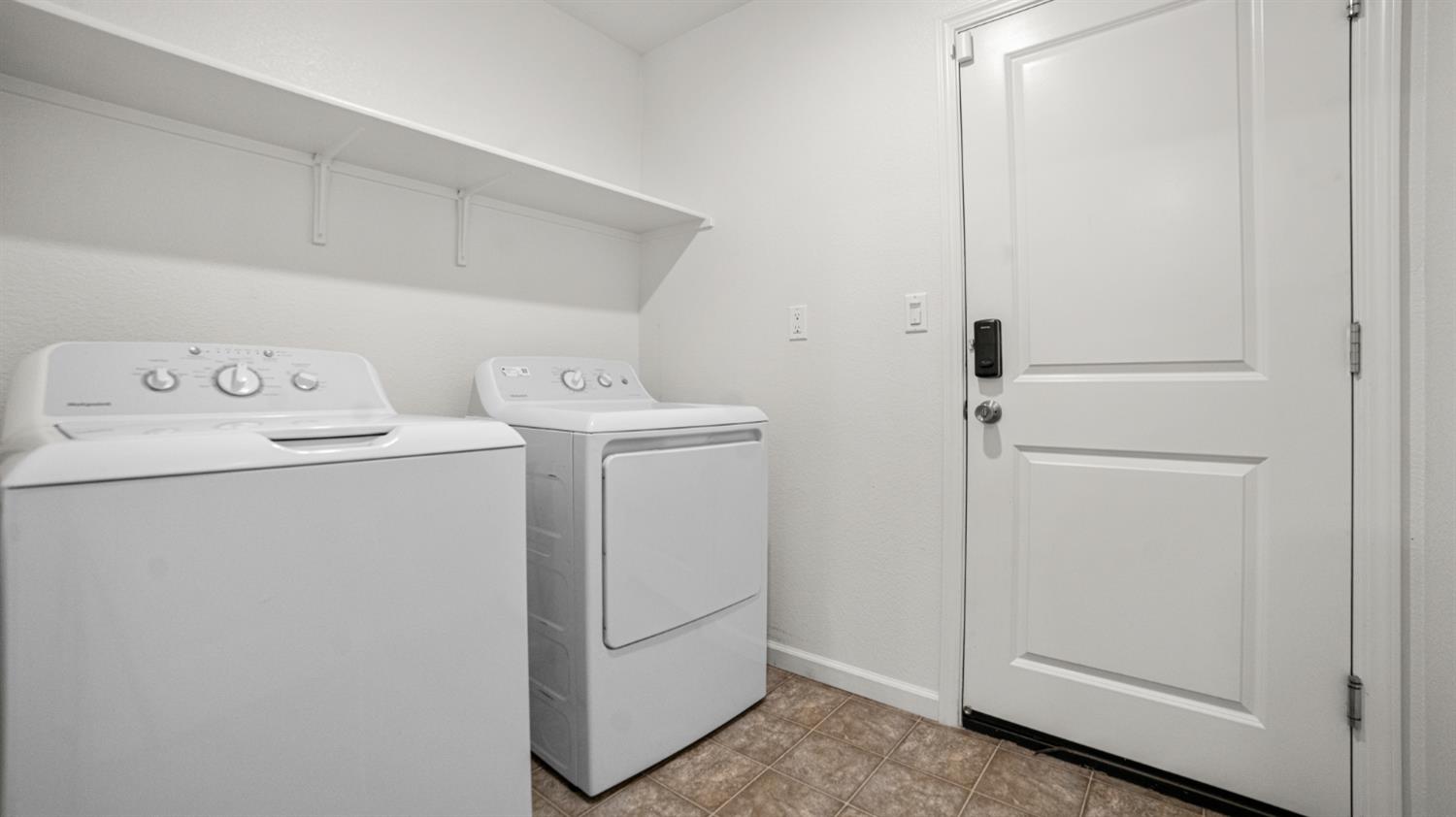 747 Marcus Street Merced, CA 95341 - Photo 6 of 21 Gallery Image 6