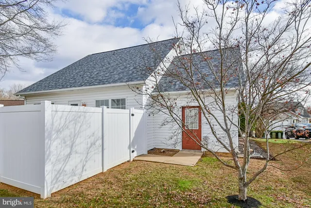 $2,000 | 103 Candlewick Court, Martinsburg, WV 25401