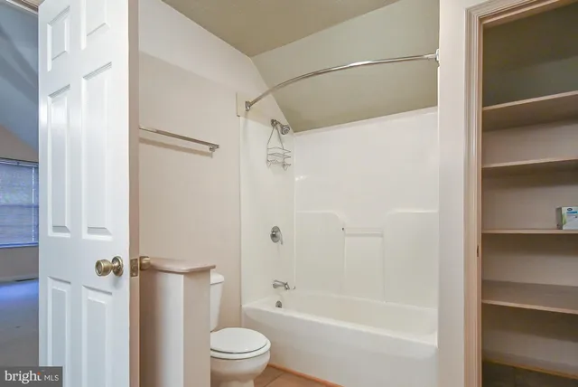 $1,900 | 103 Candlewick Court, Martinsburg, WV 25401