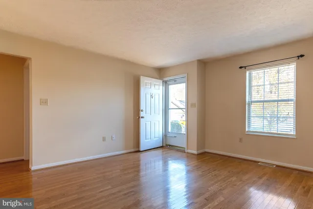 $2,000 | 103 Candlewick Court, Martinsburg, WV 25401