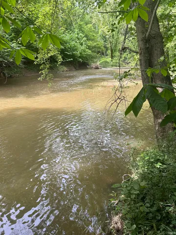 $225,000 | 900 West W Highway, Franklin, IN 46131