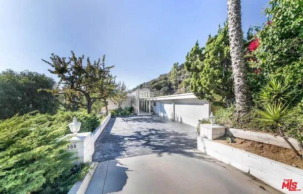 $17,000 | 8900 Alto Cedro Drive, Beverly Hills, CA 90210