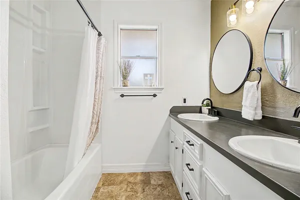 $335,000 | 2909 Woodmeadow Drive, Bryan, TX 77802