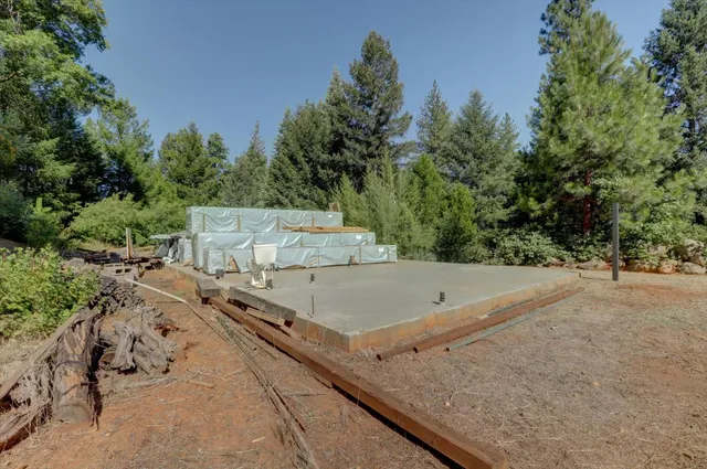 a view of outdoor space