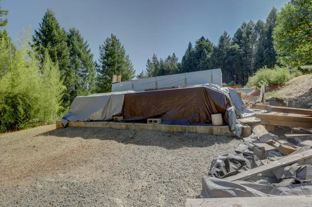 a view of outside area