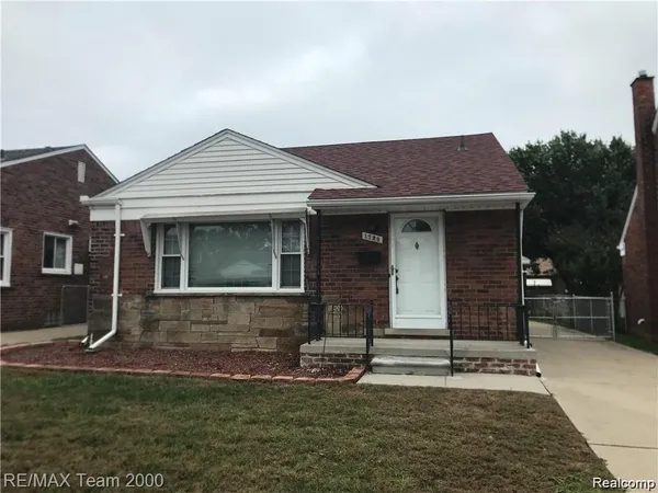 $1,800 | 1729 Walnut Street, Dearborn, MI 48124