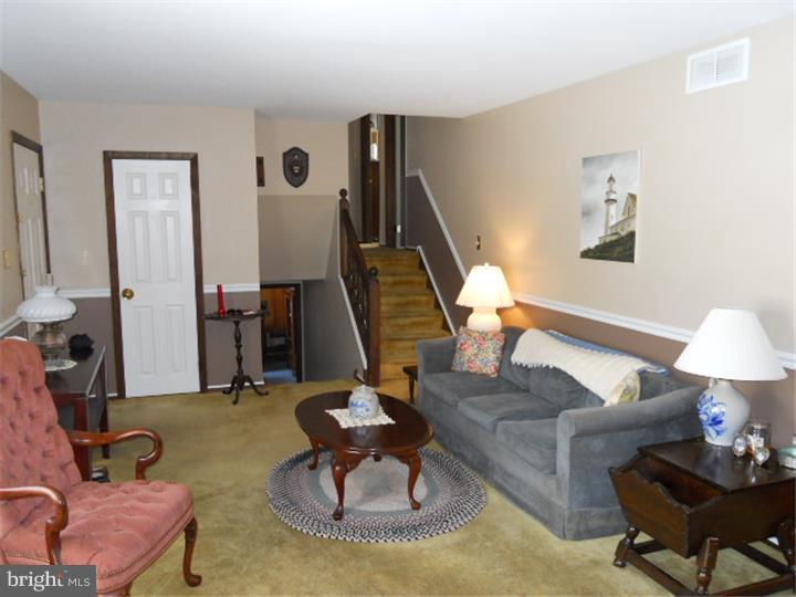 8 Virginia Road Glassboro, NJ 08028 - Photo 4 of 25 Living Room