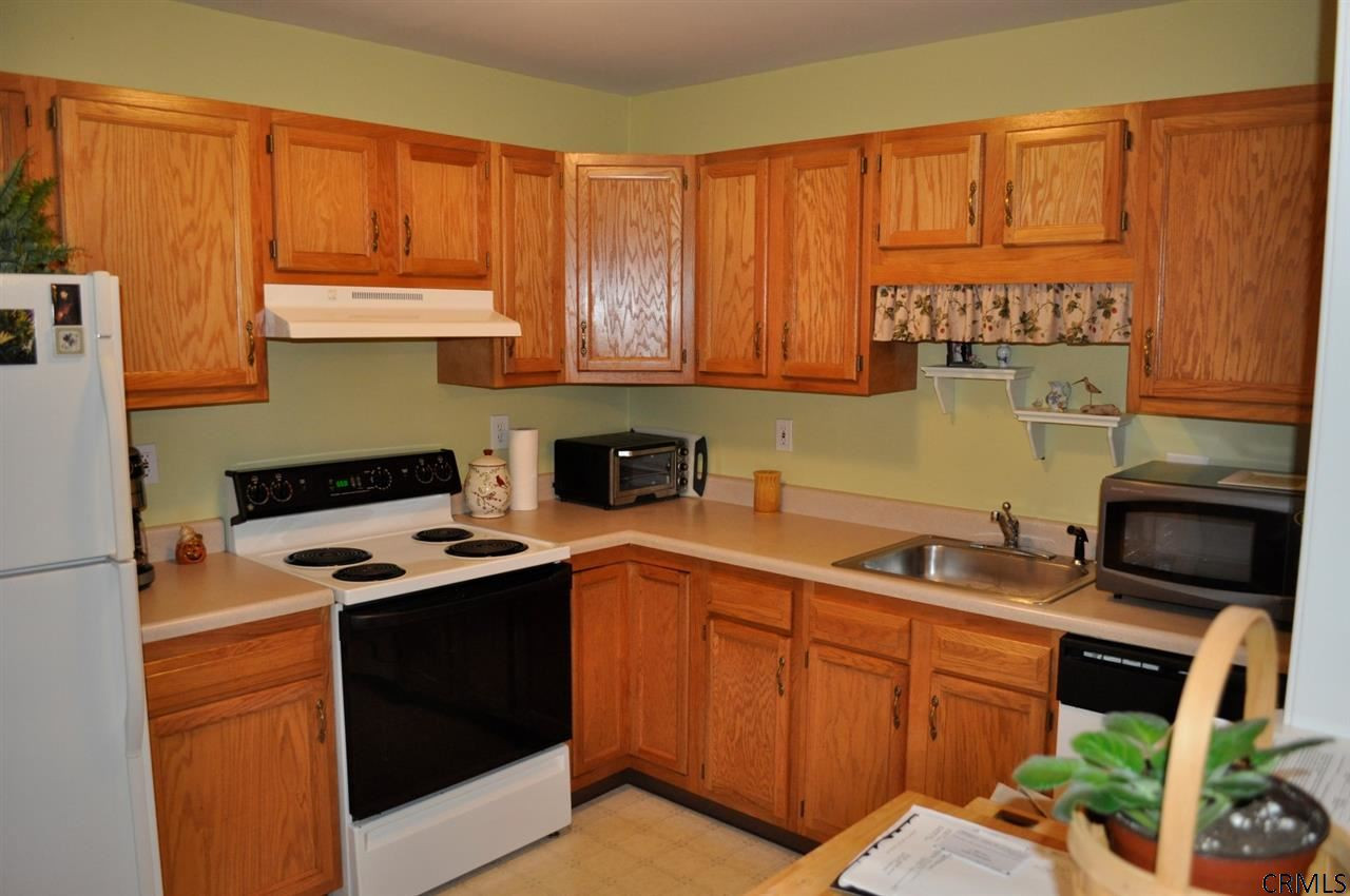 153 Harvard Road Colonie, NY 12189 - Photo 2 of 12 Photo 2