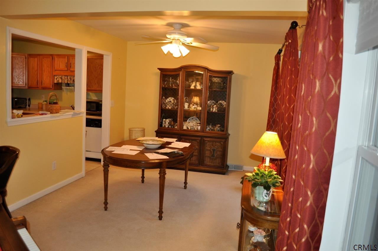 153 Harvard Road Colonie, NY 12189 - Photo 4 of 12 Photo 4