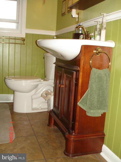 1716 Ridge Road Westminster, MD 21157 - Photo 13 of 29 Bath