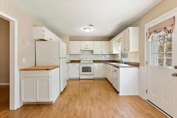 $399,000 | 7427 Chadwick Drive, Murfreesboro, TN 37129