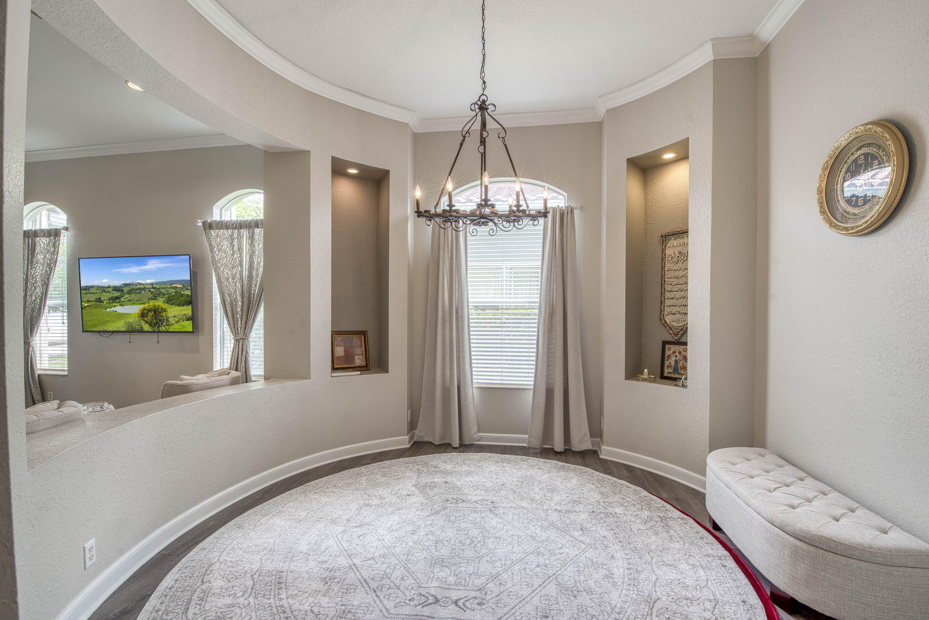 410 Cresta Circle West Palm Beach, FL 33413 - Photo 9 of 46 a view of a livingroom with furniture and window
