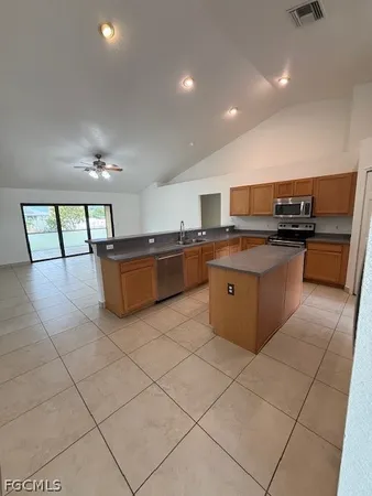 $2,300 | 3925 East Gator Circle, Cape Coral, FL 33909