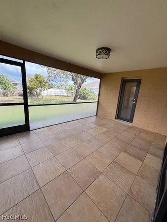 $2,300 | 3925 East Gator Circle, Cape Coral, FL 33909