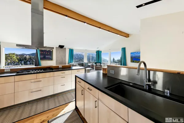 $2,100,000 | 332 Barton Court, Stateline, NV 89449