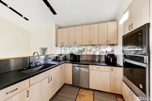 $2,100,000 | 332 Barton Court, Stateline, NV 89449