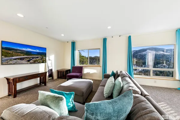 $2,100,000 | 332 Barton Court, Stateline, NV 89449