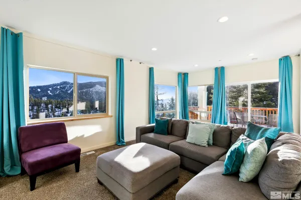 $2,100,000 | 332 Barton Court, Stateline, NV 89449