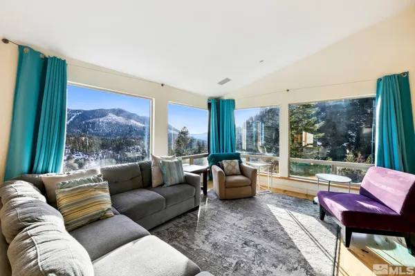 $2,100,000 | 332 Barton Court, Stateline, NV 89449