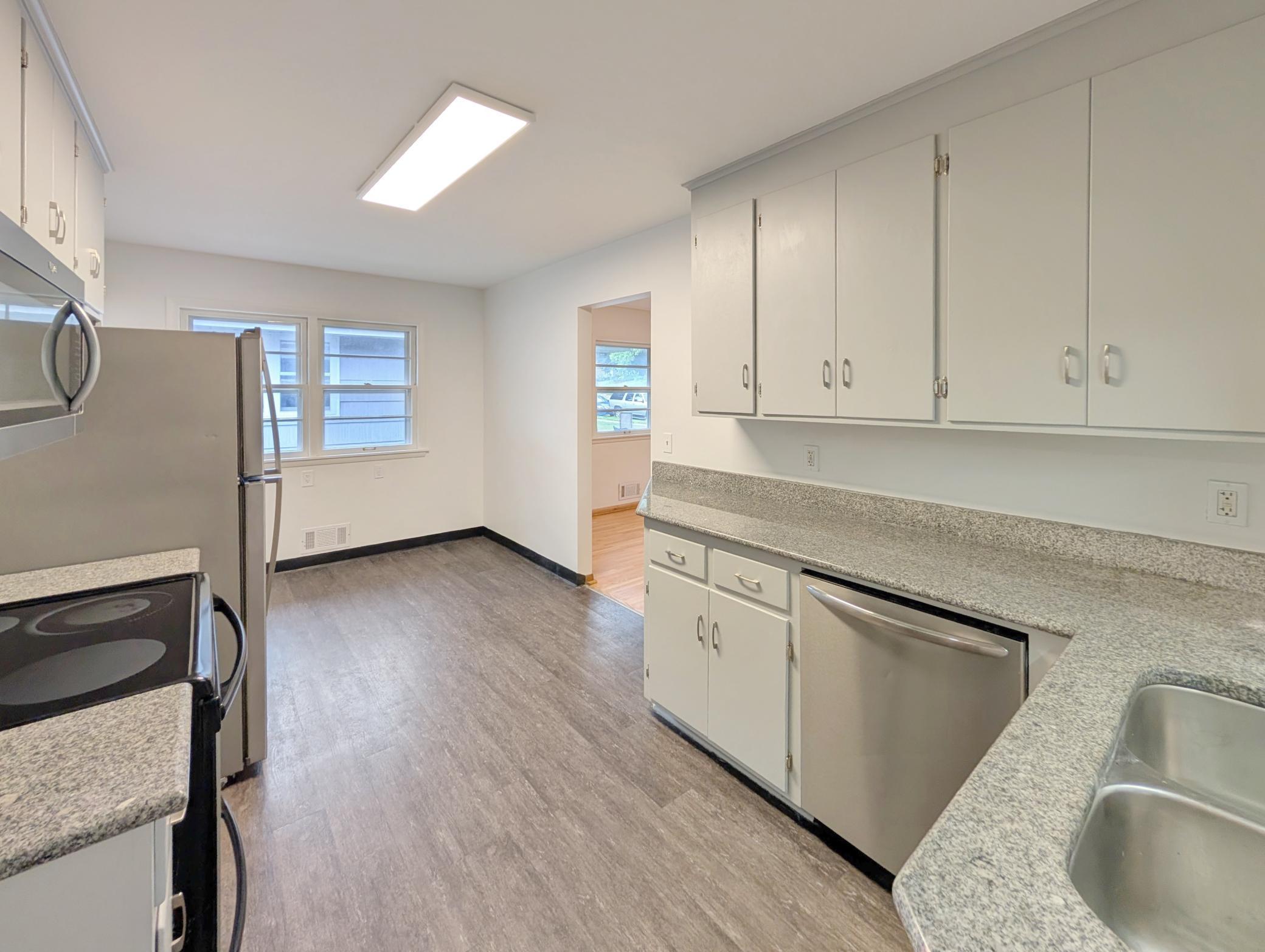 5713 Xerxes Avenue South Minneapolis, MN 55410 - Photo 4 of 18