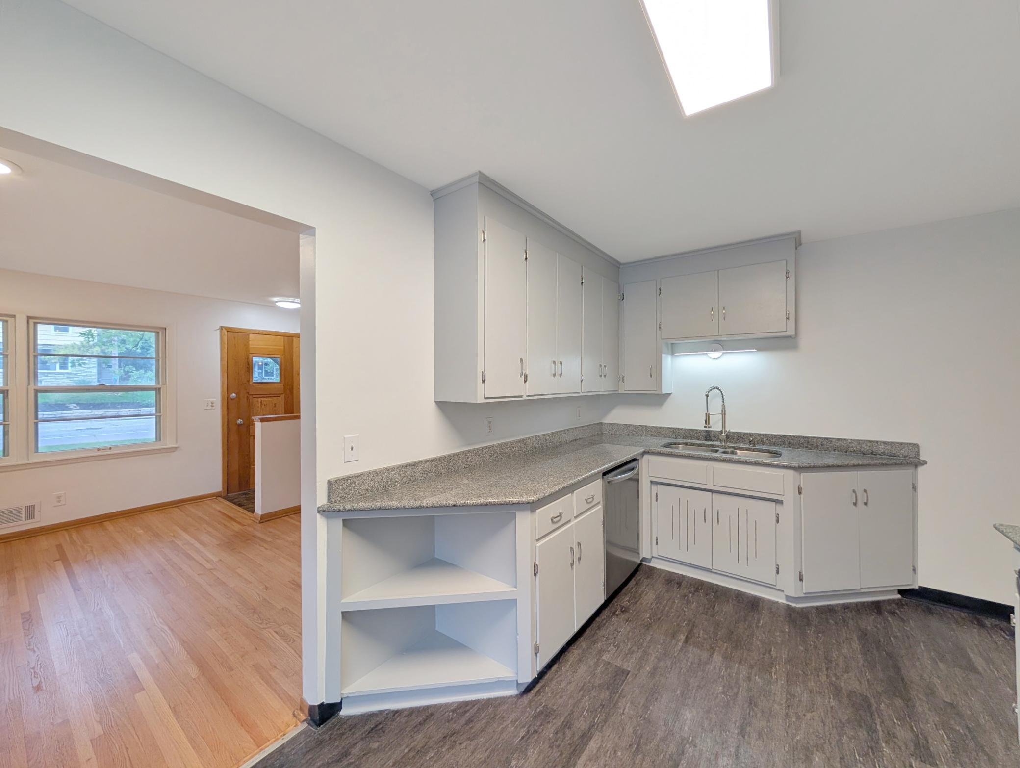 5713 Xerxes Avenue South Minneapolis, MN 55410 - Photo 6 of 18