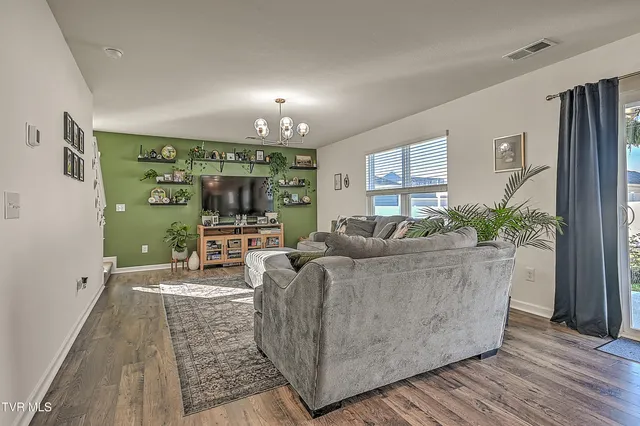 $360,000 | 110 Crawford Circle, Bristol, TN 37618