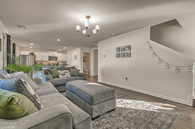 $360,000 | 110 Crawford Circle, Bristol, TN 37618