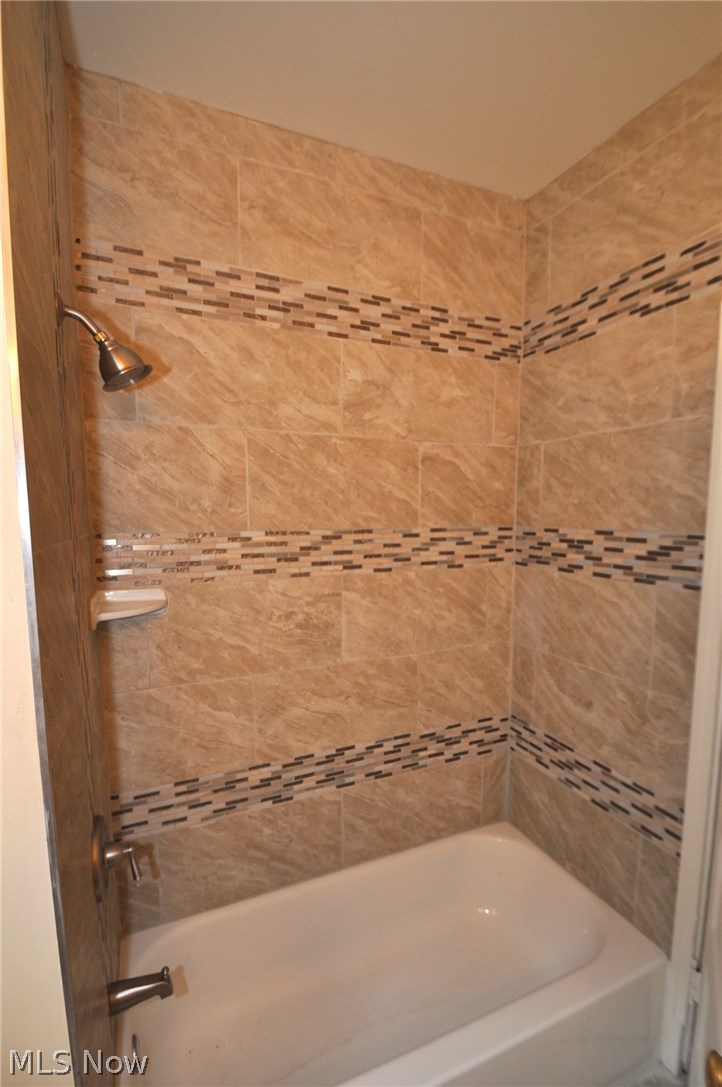 14279 Superior Road Cleveland, OH 44118 - Photo 14 of 21 Gallery Image 14