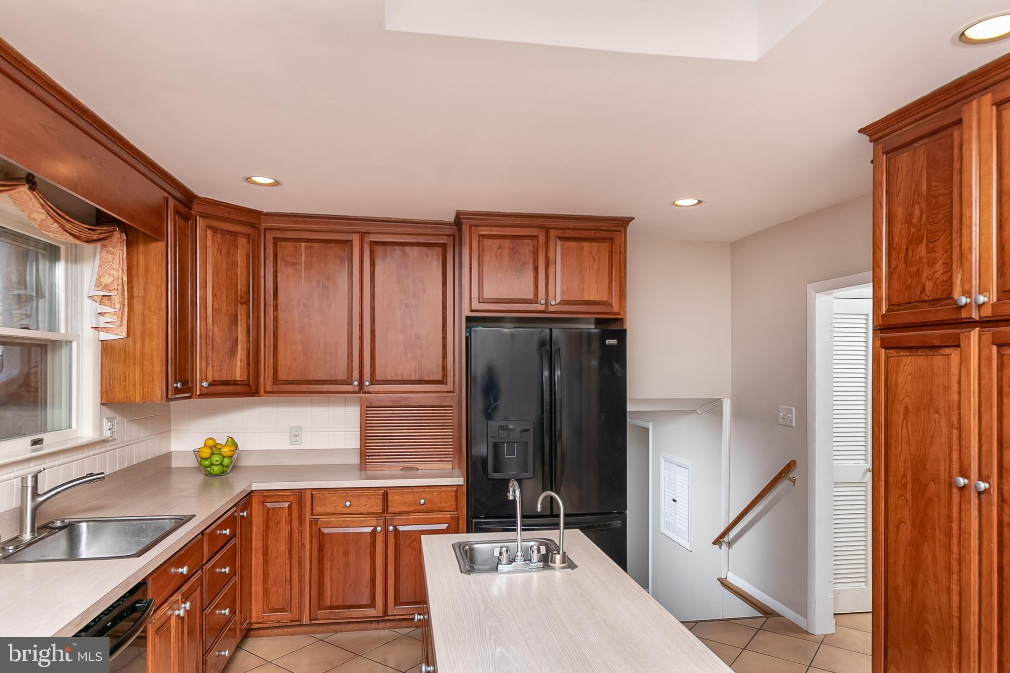 2402 Pot Spring Road Lutherville-Timonium, MD 21093 - Photo 8 of 41 Kitchen