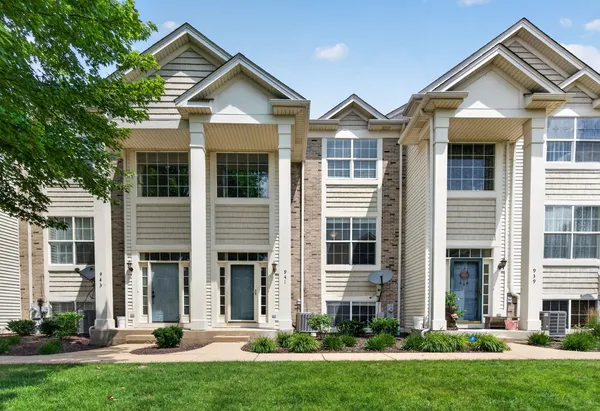 $285,000 | 941 Summit Creek Drive, Shorewood, IL 60404