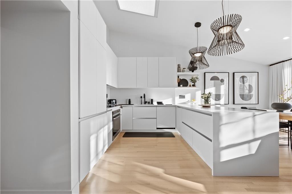 9985 Shore Road, Unit 14E Brooklyn, NY 11209 - Photo 3 of 29 Gallery Image 3
