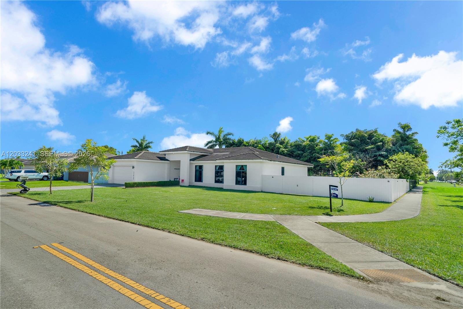 32008 Southwest 199th Place Homestead, FL 33030 - Photo 3 of 60