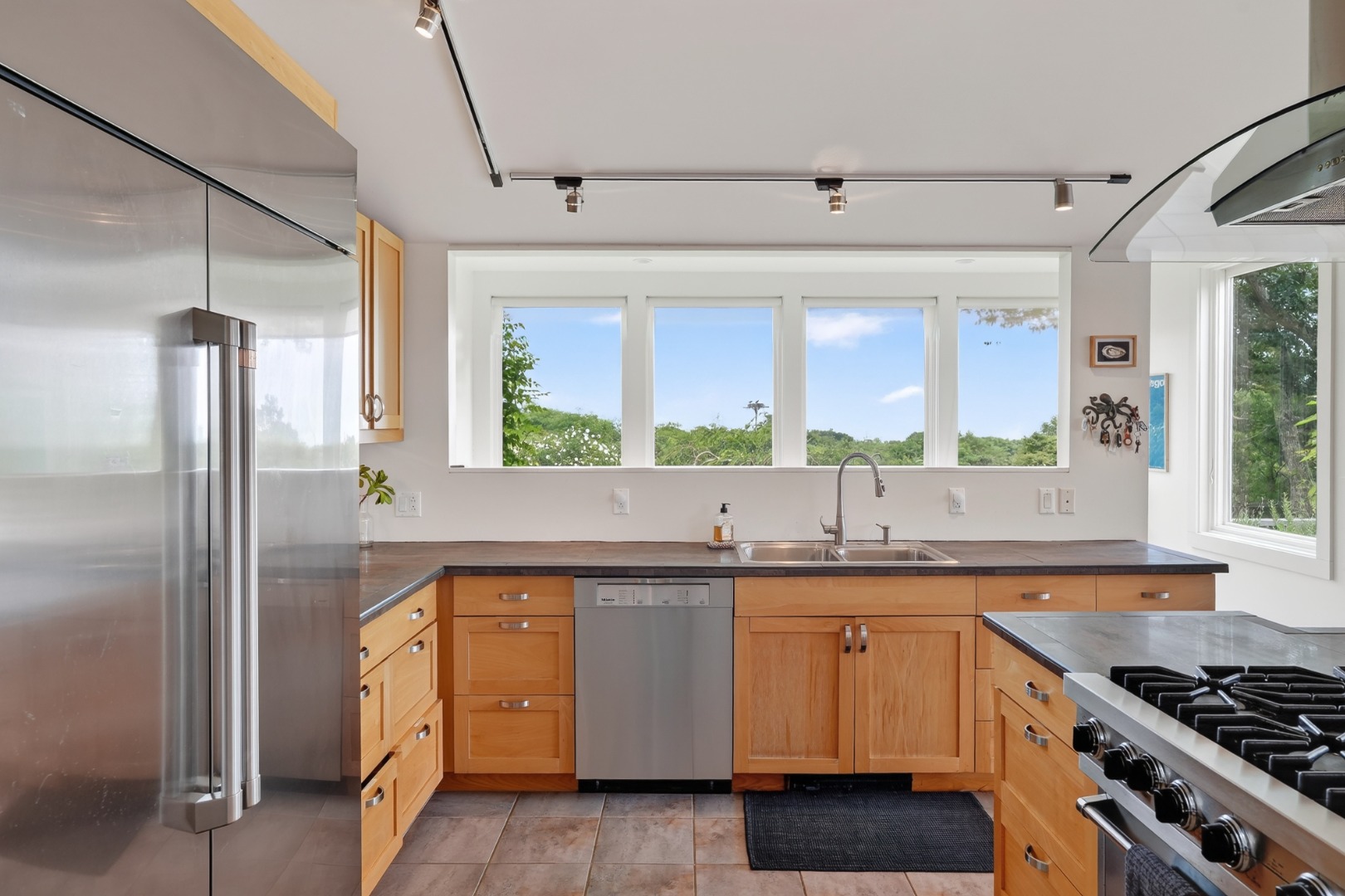 8 Wauwompauque Trail Chilmark, MA 02535 - Photo 22 of 75 Gallery Image 22