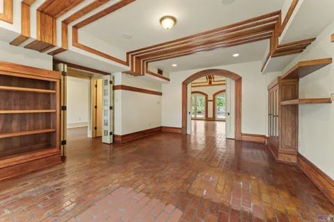 $975,000 | 2 Stone's Throw Drive, Baton Rouge, LA 70809