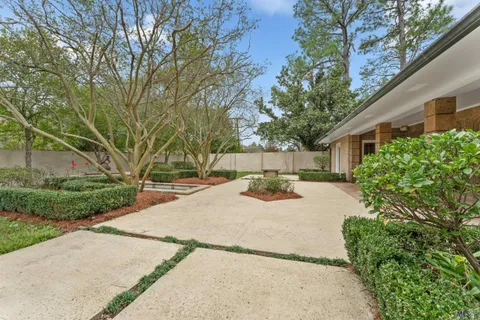 $975,000 | 2 Stone's Throw Drive, Baton Rouge, LA 70809