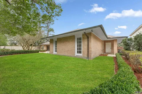 $975,000 | 2 Stone's Throw Drive, Baton Rouge, LA 70809