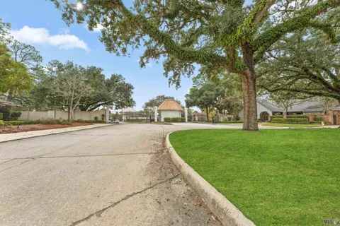 $975,000 | 2 Stone's Throw Drive, Baton Rouge, LA 70809