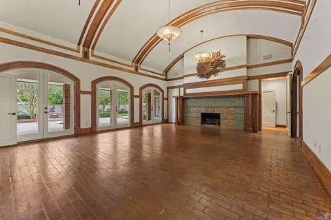 $975,000 | 2 Stone's Throw Drive, Baton Rouge, LA 70809