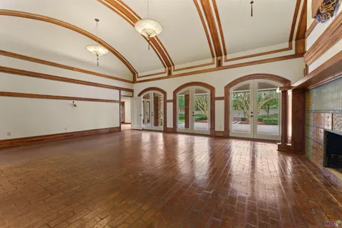 $975,000 | 2 Stone's Throw Drive, Baton Rouge, LA 70809