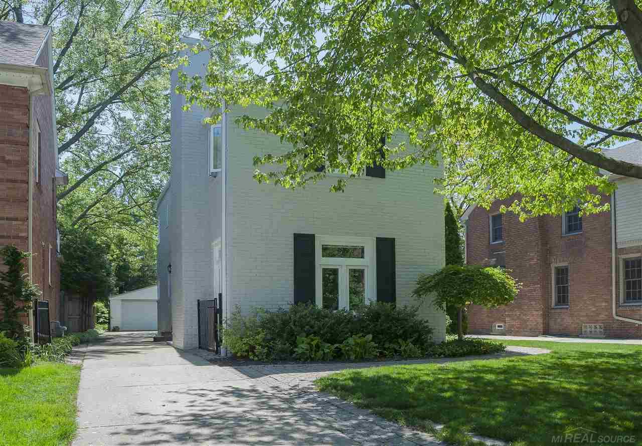 323 Moran Road Grosse Pointe Farms, MI 48236 - Photo 2 of 33