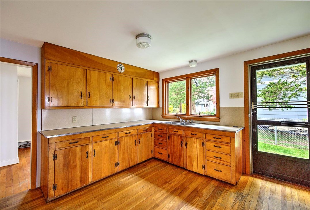 35 Hanson Road Barrington, RI 02806 - Photo 19 of 29