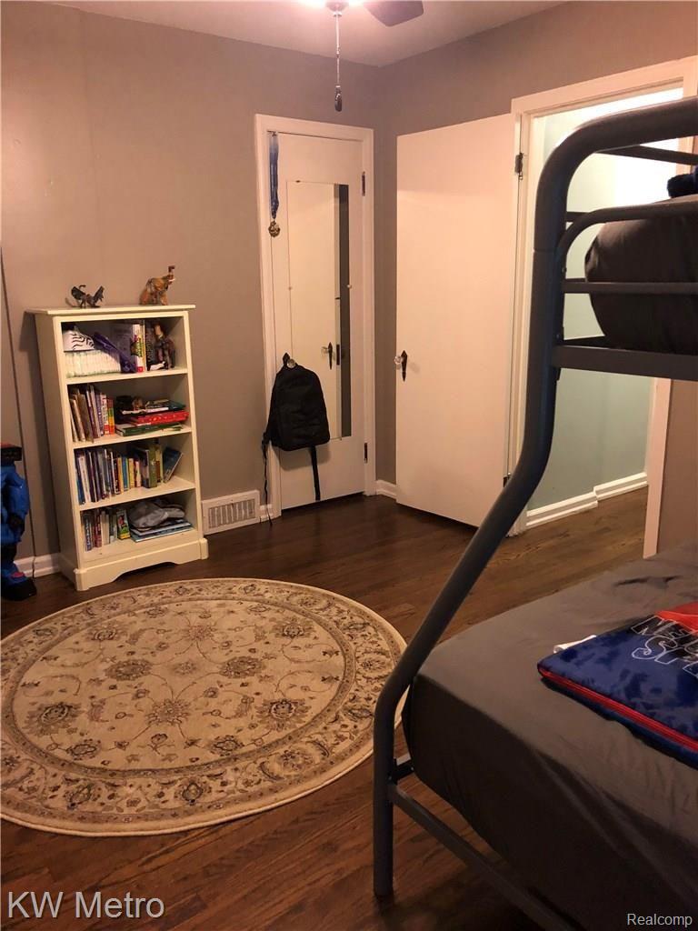 1108 Hampton Road Grosse Pointe, MI 48236 - Photo 11 of 17 kids room.jpg